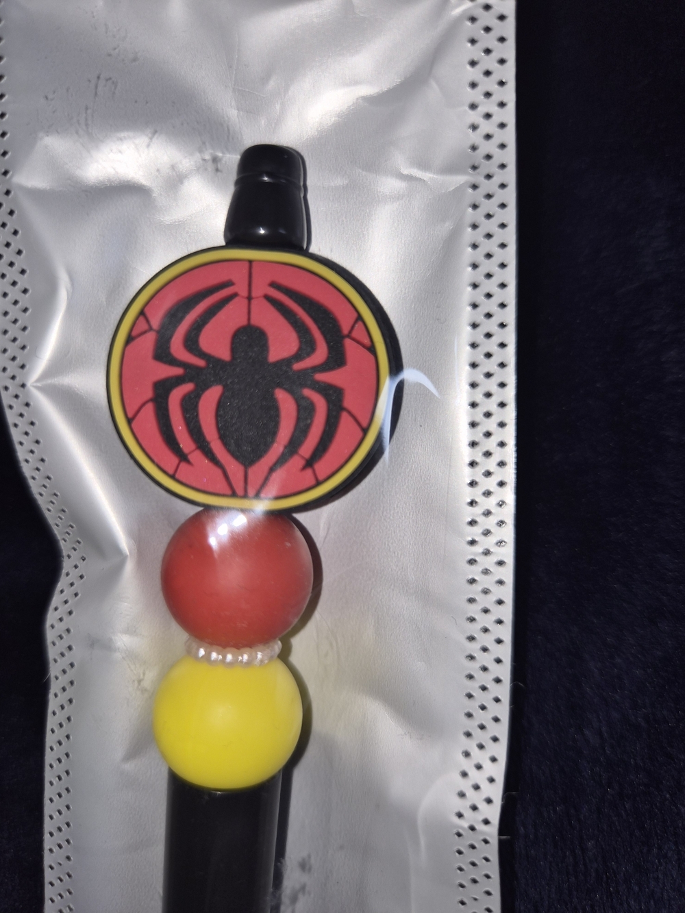 Source Unknown Red and Yellow Spider Emblem Party Pen - Picture 3 of 3